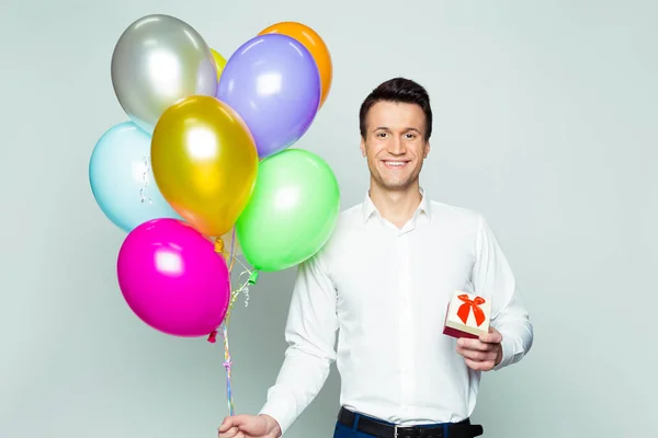 Feliz Natal Foto Jovem Bonito Sorrindo Homem Com Muito Colorido — Fotografia de Stock