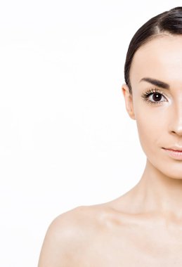 Temiz ve taze bir cilt ile güzel gülümseyen genç kadın. Güzellik ve spa. Kozmetik. Spa uygulamaları. Kadın sağlığı