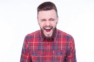 yakışıklı delikanlı ağlıyor 