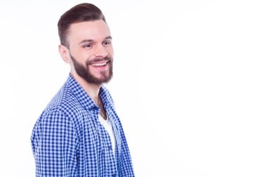 yakışıklı delikanlı beyaz mavi gömlekli karşı poz 