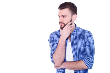 yakışıklı delikanlı beyaz mavi gömlekli karşı poz 