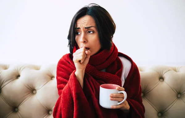 Retrato Mujer Enferma Pañuelo Rojo — Foto de Stock