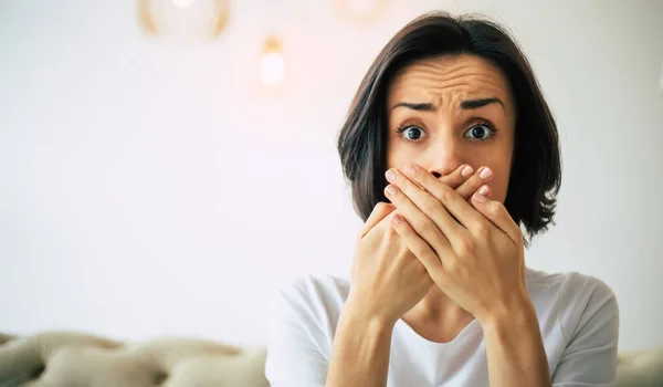 Delicate Problem Close Photo Worried Woman Who Covering Her Mouth — Stock Photo, Image