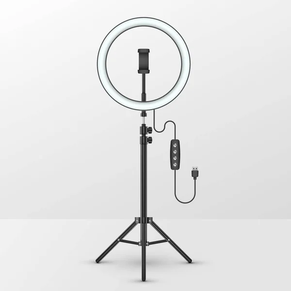 Stüdyo lambası beyaz ışık yüzüğü, fotoğraf makineli selfie kamera çubuğu tripod standında telefon tutacağı, vektör gerçekçi model. Fotoğraf stüdyosu ışık lambası, USB ile mobil fotoğraf ekipmanları.