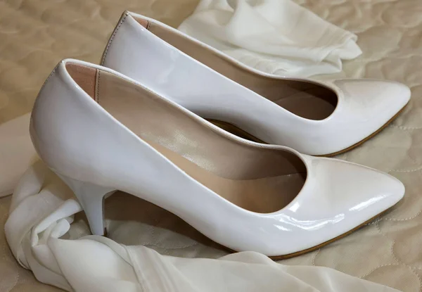 Hermosos zapatos de novia — Foto de Stock