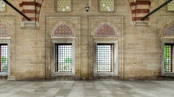 Edirne, Turchia - 24 maggio 2014: Muri interni della Moschea Selimiye a Edirne — Foto Stock