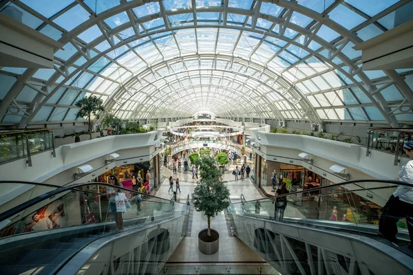 4 Kasım 2010 tarihinde Istinye Park Alışveriş Merkezi, Istanbul, Türkiye. 