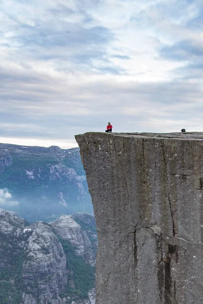 查看从顶部的 Preikestolen，讲坛石 — 图库照片