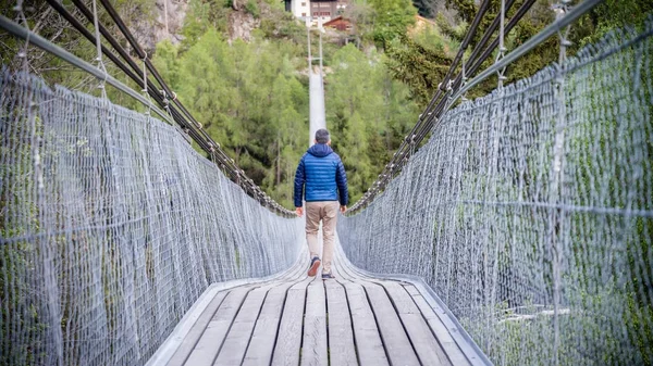 Pont suspendu de Goms en Suisse — Photo