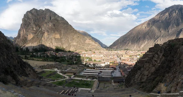 Luchtfoto van oude Inca-stad Ollantaytambo., Peru, Zuid Amerika — Stockfoto