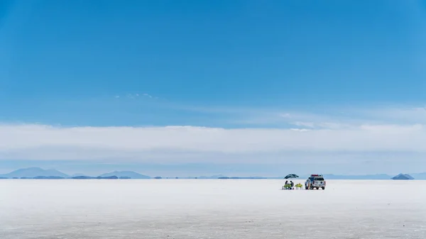 Uyuni Salt Flat - Salar de Uyuni - maior apartamento de sal do mundo, Bolívia — Fotografia de Stock