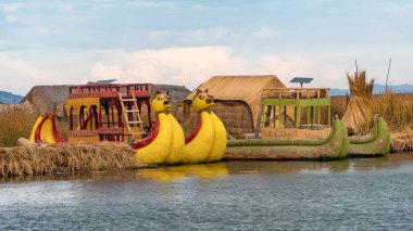 Geleneksel totora reed tekne, Islas es los Uros, Titicaca gölü, Peru
