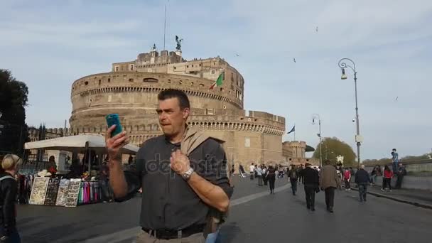 Rome Italie Mars 2017 Touristes Autour Château Saint Ange Pont — Video