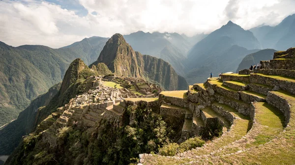 Vista de la Ciudad Inca Perdida de Machu Picchu cerca de Cusco, Perú . — Foto de Stock