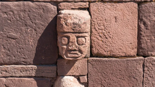 Ruinas de Tiwanaku es un sitio arqueológico precolombino en el oeste de Bolivia — Foto de Stock