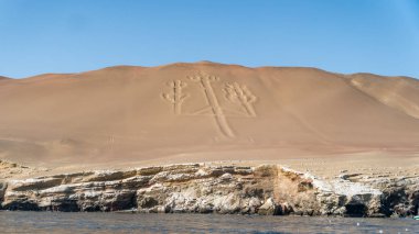 Eski büyük ölçekli Pyres şekilde Paracas Milli Parkı