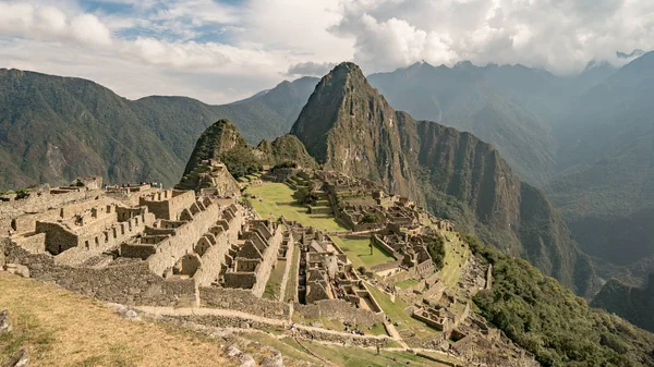 Pohled z ztracené Incké město z machu picchu poblíž cusco, peru. — Stock fotografie