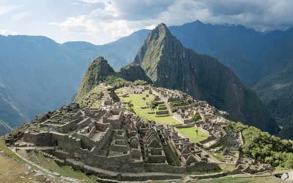 Vista de la Ciudad Inca Perdida de Machu Picchu cerca de Cusco, Perú . — Foto de Stock