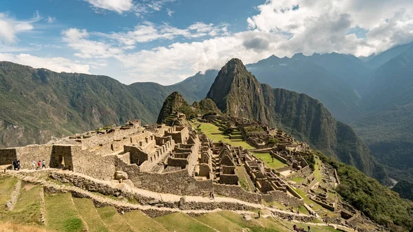 Pohled z ztracené Incké město z machu picchu poblíž cusco, peru. — Stock fotografie