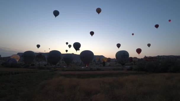 Cappadocia Törökország 2017 Augusztus Hőlégballonok Emelkedik Levegőben Cappadocia Törökország — Stock videók