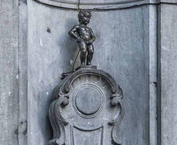 Manneken Pis Little man Pee or le Petit Julien in Brussels, Belgium — Stock Photo, Image