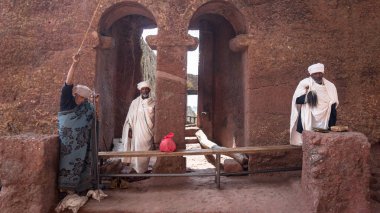 Bir eski Kaya kiliseleri üzerinden Lalibela tanımlanamayan hacılar