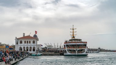 Geleneksel Istanbul yolcu feribotu rıhtımın, Istanbul