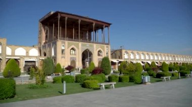 İsfahan, İran - Mayıs 2019: İsfahan Naqsh-e Cihan Meydanı 'ndaki Aali Qapu Sarayı