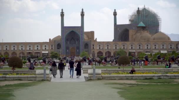 Isfahan Iran Mei 2019 Toeristen Iraniërs Isfahan Naqsh Jahan Square — Stockvideo