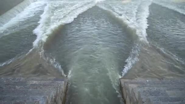 Sungai Zayandeh Melewati Jembatan Khaju Isfahan Iran — Stok Video