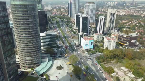 Istanbul Törökország 2019 Április Autóforgalommal Gyalogosokkal Rendelkező Rendezvény Pénzügyi Negyedének — Stock videók