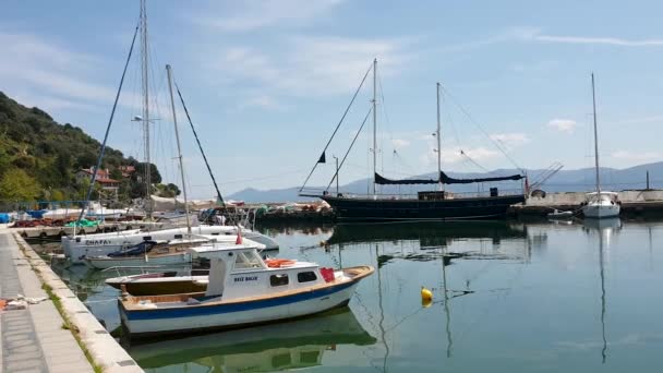 Marmara Island Türkei April 2019 Boote Hafen Von Marmara Island — Stockvideo