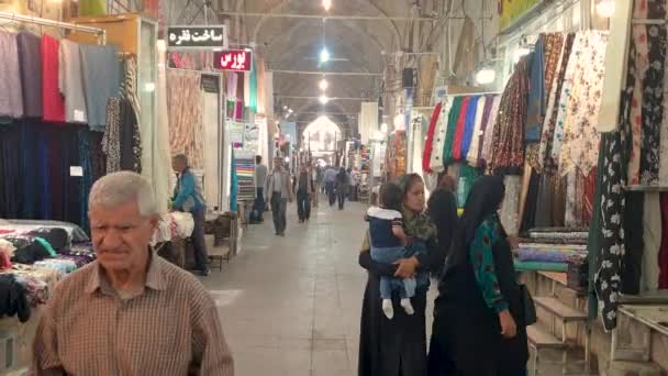 Shiraz Irán Mayo 2019 Turistas Gente Local Compras Vakil Bazaar — Vídeo de stock