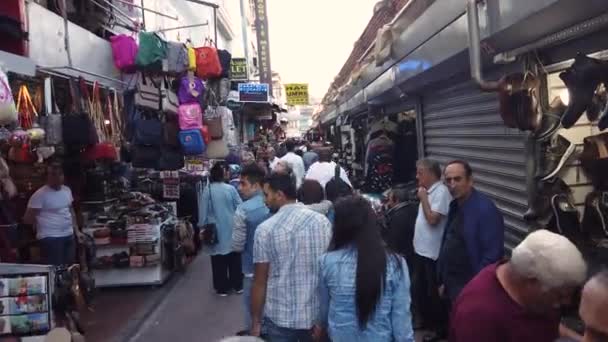 Istanbul Turkiet Oktober 2019 Folk Shoppar Stadsdelen Eminonu Den Gamla — Stockvideo