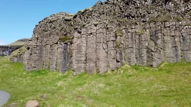 Dverghamrar Zee Geërodeerd Basalt Kolommen Ook Bekend Als Dwerg Rotsen — Stockvideo