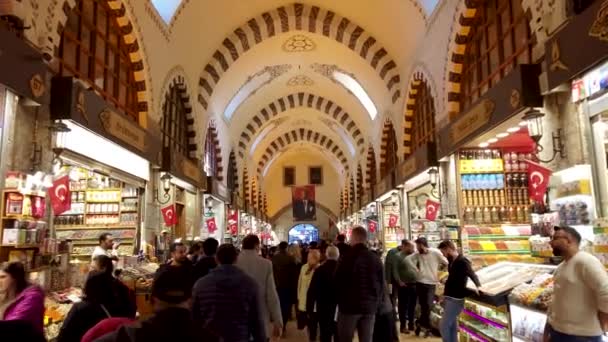 土耳其伊斯坦布尔 2019年10月 埃及爱米诺努地区的埃及香料大集市内挤满了人 — 图库视频影像