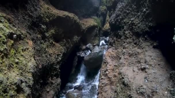 Corriente Agua Dentro Del Barranco Rauofeldsgja Botnsfjall Mountain Península Snaefellsbaer — Vídeo de stock