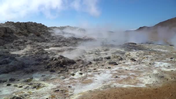 Hverir Myvatn Geothermische Gebied Met Natuurlijke Stoombronnen Modderpoelen Rondom Het — Stockvideo