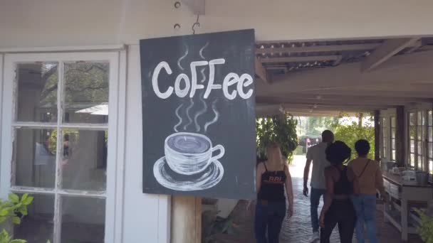 2019年10月 南非约翰内斯堡 咖啡店外的咖啡标志 — 图库视频影像
