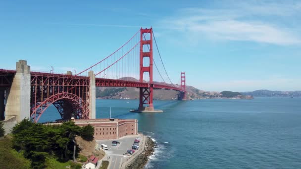캘리포니아주 샌프란시스코 2019 여름날에 금문교 금문교는 금문교를 가로지르는 현수교이다 — 비디오
