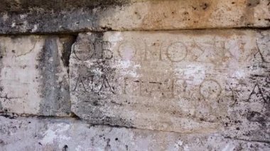 Denizli, Türkiye - Ekim 2019: Pamukkale 'deki antik Hierapolis kalıntıları