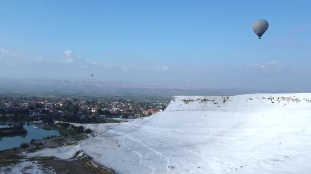 Denizli Turquie Octobre 2019 Montgolfières Survolant Travertin Pamukkale — Video