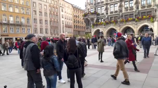 Múnich Alemania Octubre 2019 Plaza Marienplatz Múnich Con Turistas Alemanes — Vídeo de stock