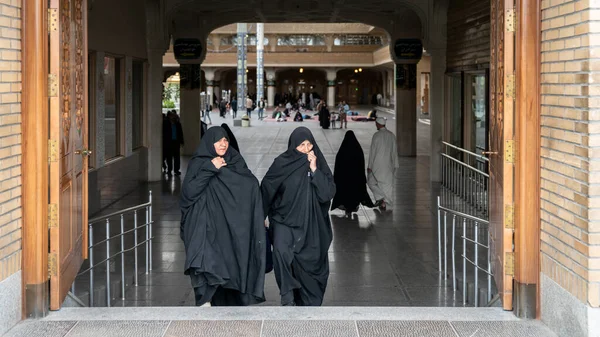 Храм Фатимы Масуме Кум Иран Май 2019 Года Иранские Женщины — стоковое фото