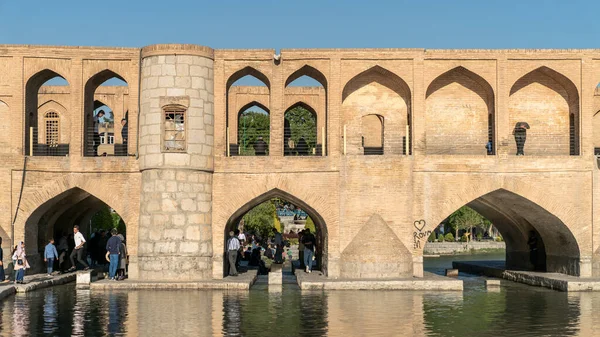 Isfahán Irán Mayo 2019 Pueblo Iraní Siosepol Puente Arcos Uno — Foto de Stock