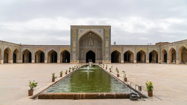 Shiraz Irán 2019 Május Vakil Mecset Udvara Shabestan Medencével Vakil — Stock Fotó