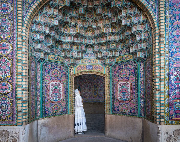 Shiraz Írán Květen 2019 Mešita Nasir Mulk Barevnými Dlaždicemi Turistickým — Stock fotografie