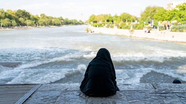 Isfahan Irán 2019 Május Zayandeh Folyó Partján Fekvő Iráni Khaju — Stock Fotó