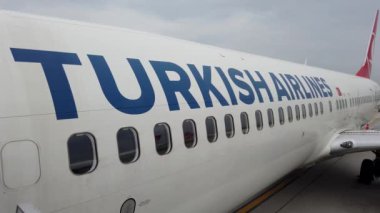 İstanbul, Türkiye - Mart 2020: Türk Hava Yolları uçağı Yeni İstanbul Havaalanı IST