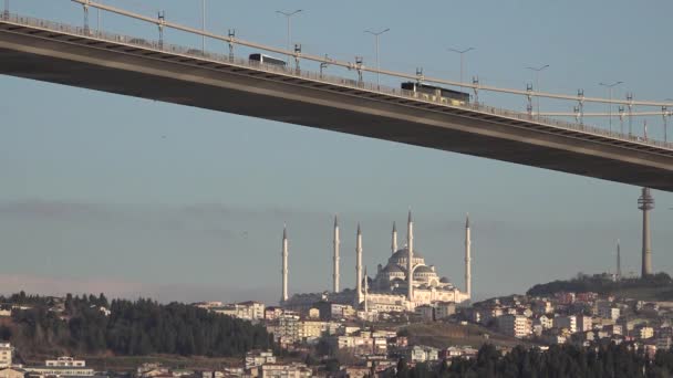 Istanbul Turkije Februari 2020 Bosporus Juli Martelaarsbrug Bosporusstraat Het Autoverkeer — Stockvideo